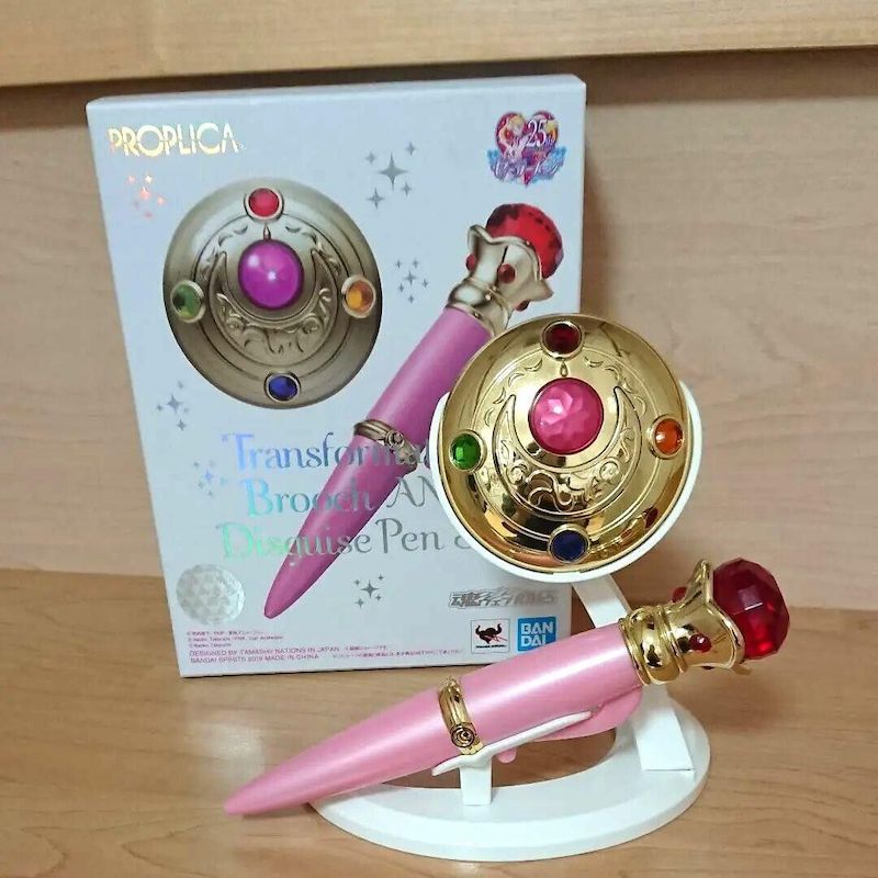 Sailor Moon transformation brooch