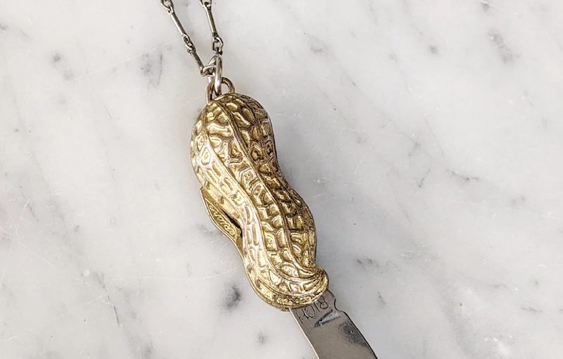 Knife Necklace: The Edgy and Functional Trend