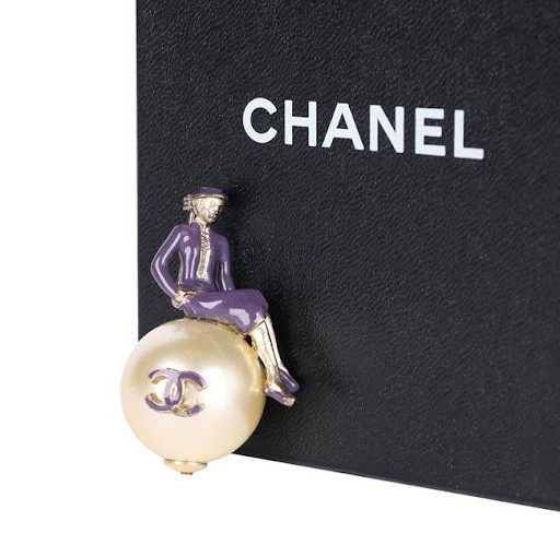 Chanel pearl brooch