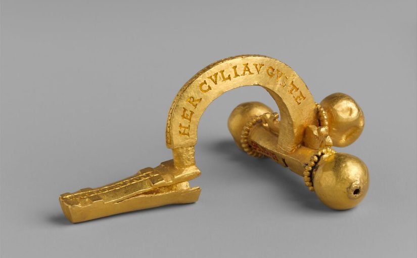 fibula brooch