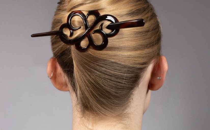 Chic French Hair Clips: A 2025 Style Guide